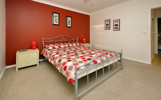 Kiah, Unit 1/53 Victoria Parade