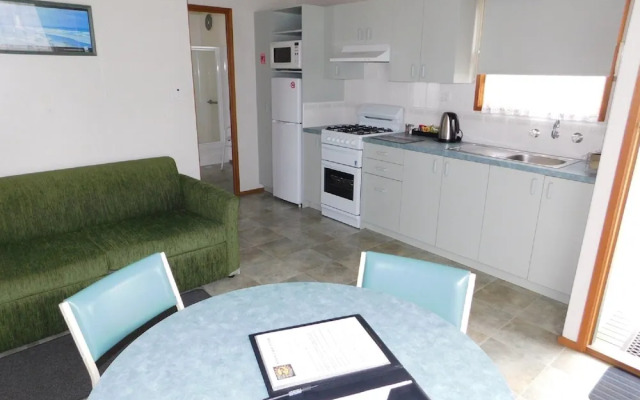 Dylene Caravan Park - 2 Br Family Cabin With Air