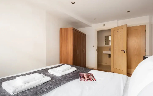 Platinum Apartment next to London Bridge 9995