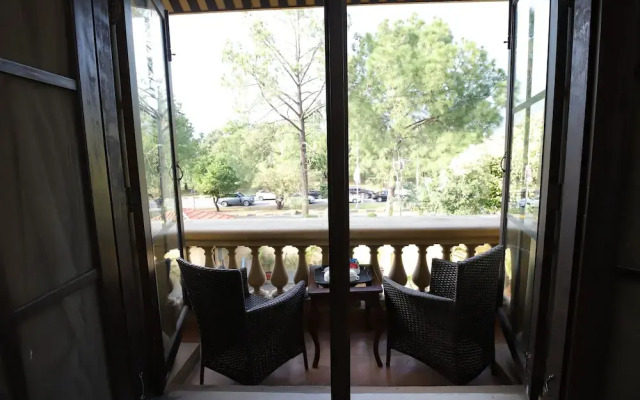 Margalla Hill Residencia