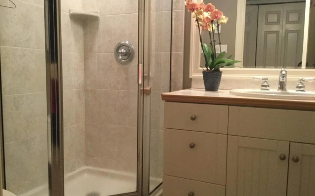 Lakehouse Heritage Bed & Breakfast