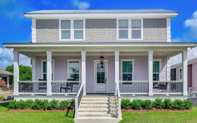 Walk to Pass Christian Beach: Stunning Family Home