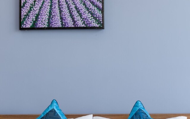 Zoneland Apartments Lavender95
