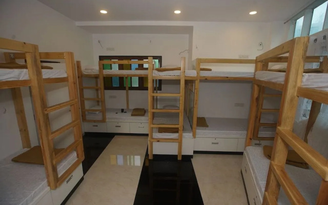 Mumbai Staytion Dorm - A Backpackers Hostel