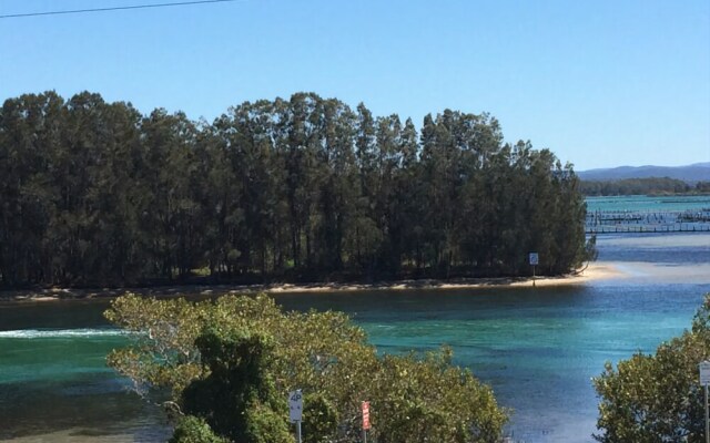 Wallis View - Lakeside Family Retreat