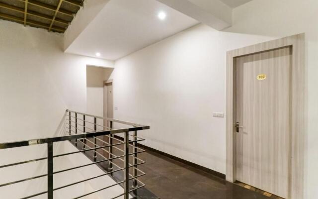 OYO Townhouse 513 Hotel Skylight Near Medanta Hospital