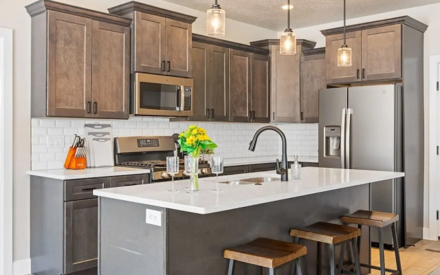 Zion's Paradise 6 Bedroom Townhouse