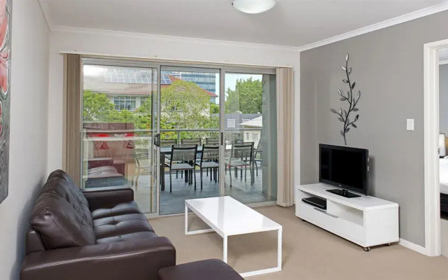 Skyline Court Apartments