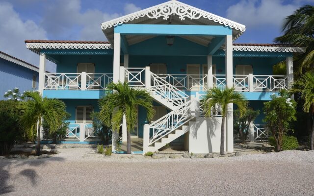 Beautiful condo with sea view