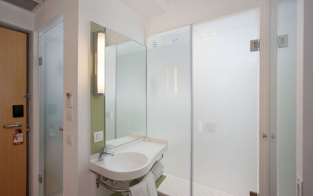 Holiday Inn Express Bengaluru Whitefield Itpl by IHG