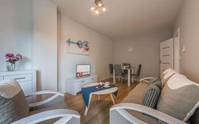P&O Apartments Solec 13 with AC