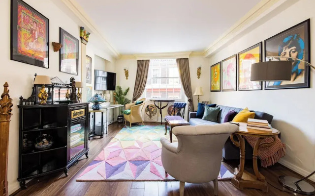 Mayfair 3-bed 5-guest Berkeley Square 1729 House