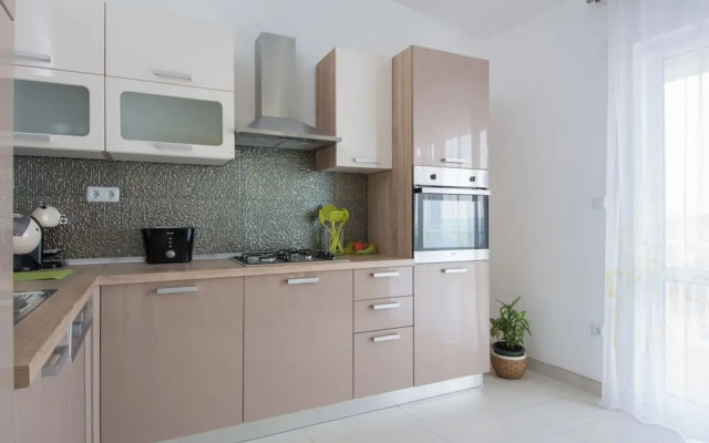 Apartment in Seget Donji With Terrace