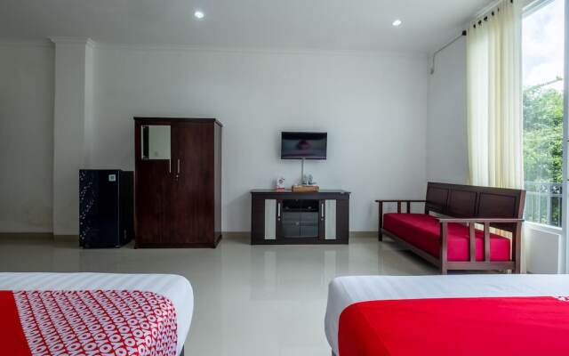 OYO 929 Uluwatu Suites