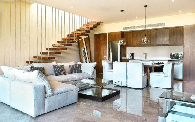 Immaculate Design Coupled With First-class Amenities Penthouse