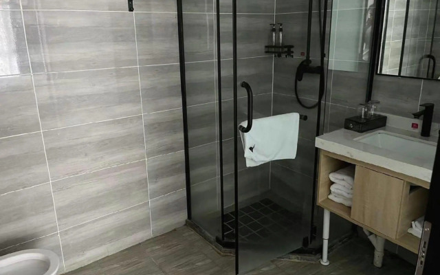 Hefei Les Theme Hotel