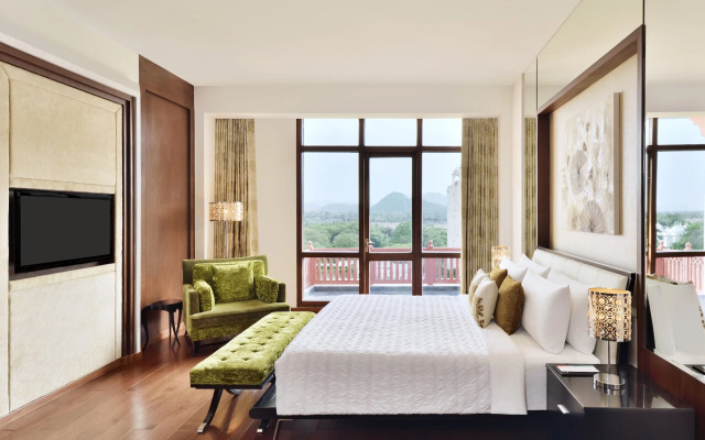 Le Méridien Jaipur Resort & Spa