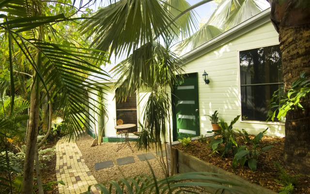 Glass House Mountains Ecolodge