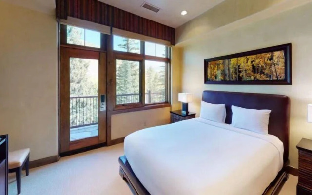 Luxury 3 Bedroom Penthouse at Golden Peak