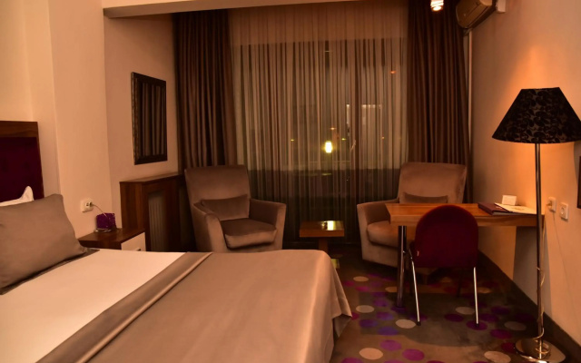 Hande Hotel