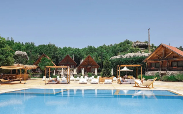 Wood Hills Hotel & Resort
