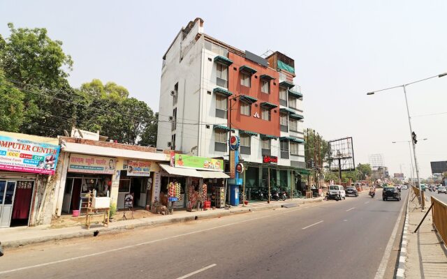 OYO 14422 Hotel Cosmos