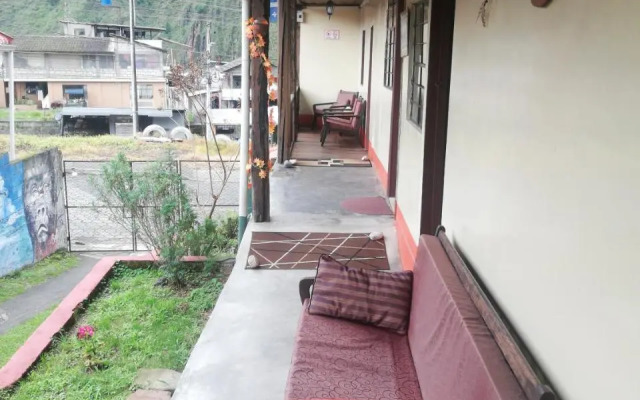 Montano Camping & Hostel
