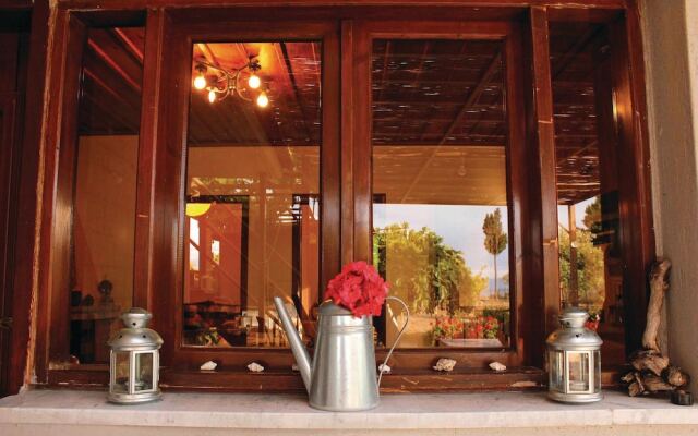 Amazing Home in Astros Peloponnese With 2 Bedrooms