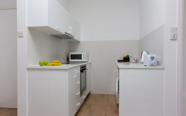 White Arches Apartment