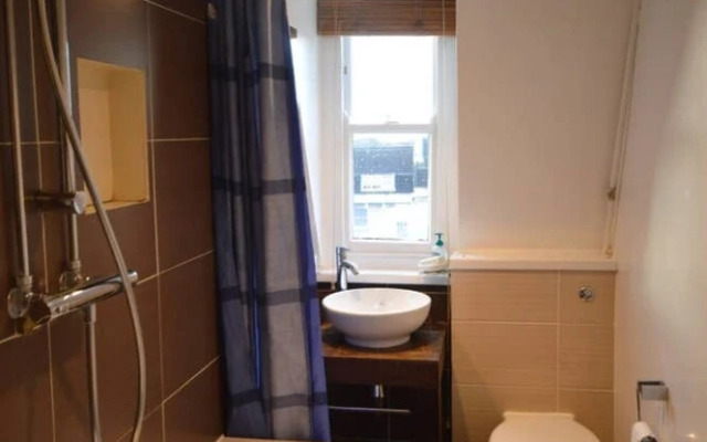 Central Cosy Flat In Great Location