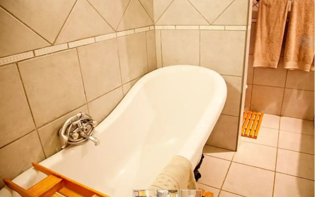 Lalapanzi Hotel & Conference Centre