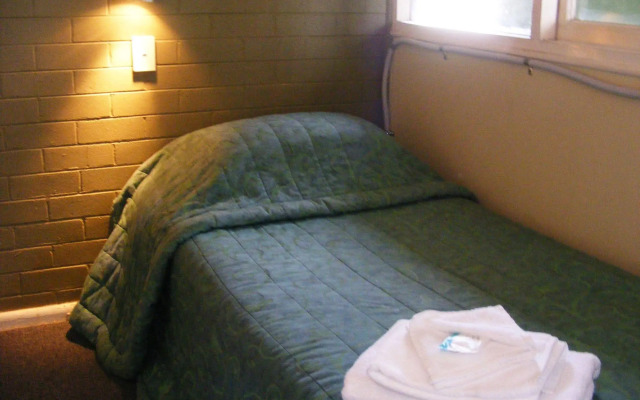 Rod 'N' Reel Hotel Motel Woodburn