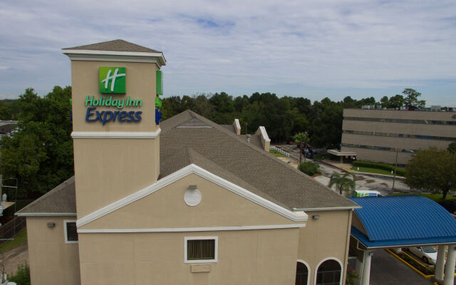 Holiday Inn Express Houston North-1960 Champions Area