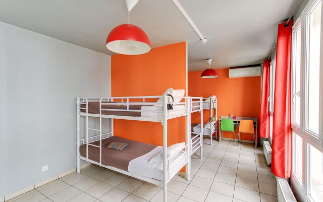 Le Montclair Montmartre by River Hostel
