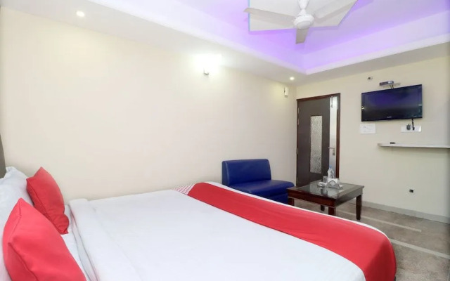 OYO 4849 Hotel Staywell