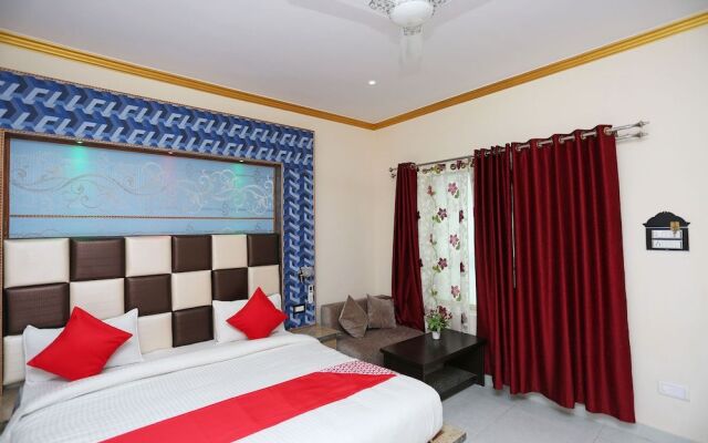 Oyo 33349 Budha Palace