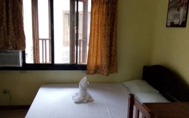 Happy Time Palawan Guest House