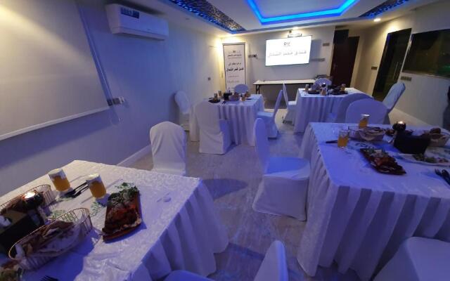 Qasr Alshamal Hotel