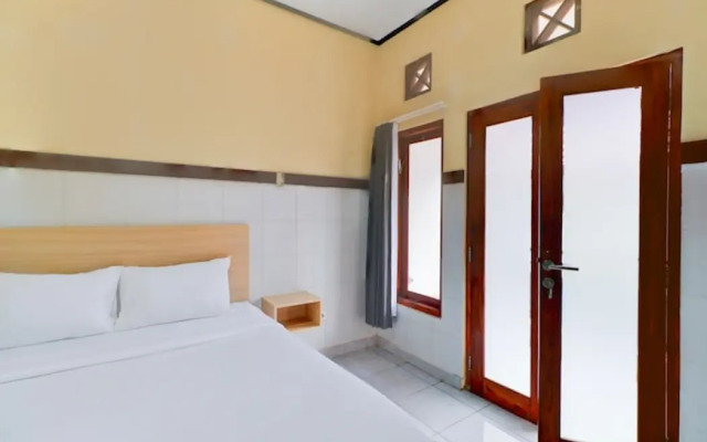 Townhouse Oak Legian Near Legian Beach Formerly Sayang Maha Merta