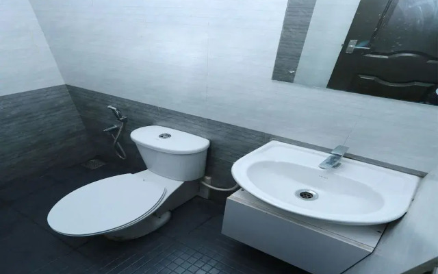 Hotel Qube by OYO Rooms