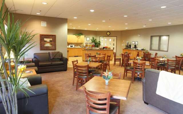 Pomeroy Inn & Suites Hotel Dawson Creek