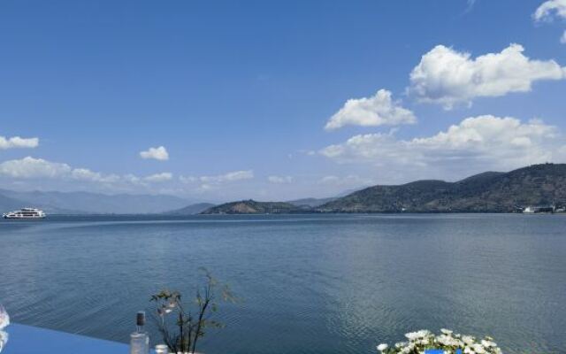 Wind Courtyard Seaview Inn