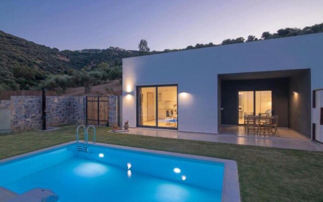 Deluxe Villa Christos