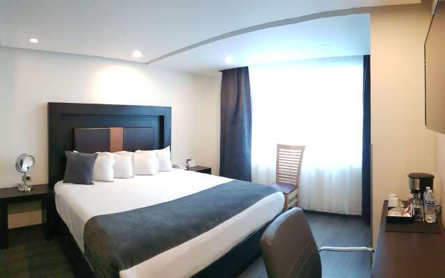 Best Western Plus Metepec & Suites