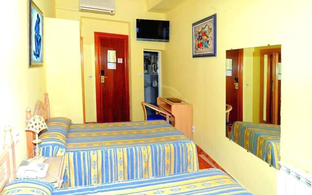 Hostal Plaza DOrt