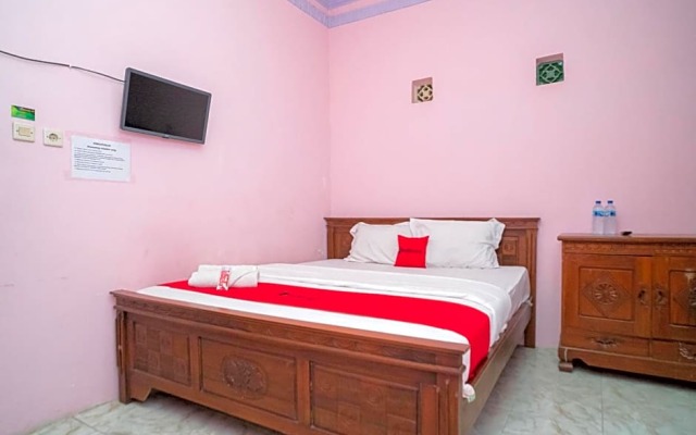 RedDoorz Syariah near Batu Night Spectacular 3