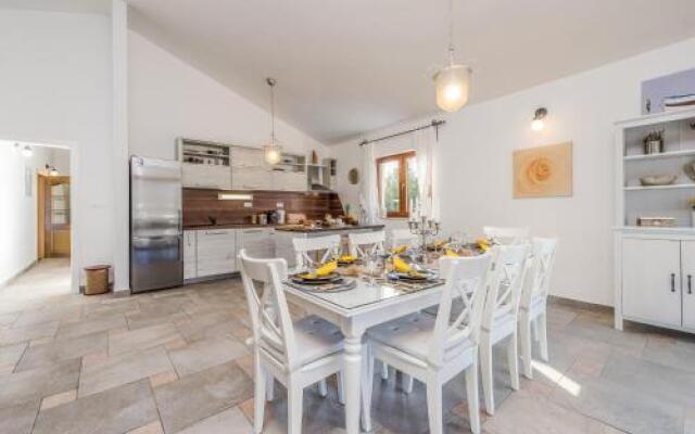 Villa More