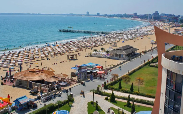 Hotel Amfibia Beach