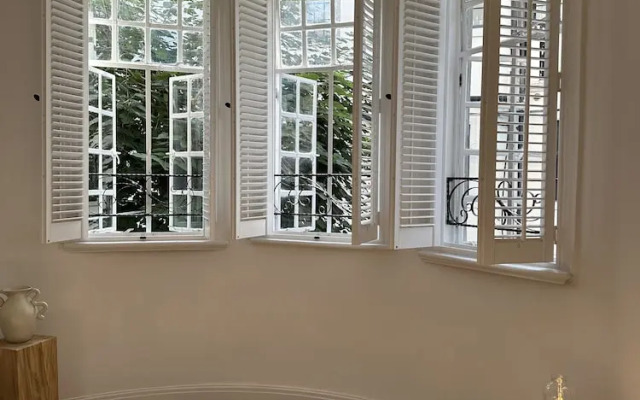 Shanghai Hills& Art Suite 18