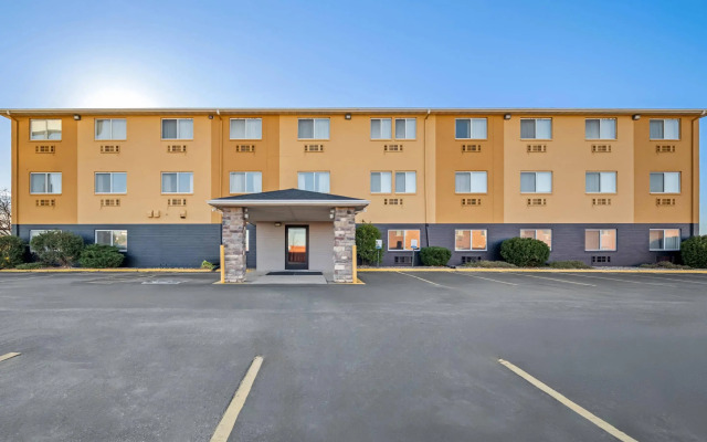 Quality Inn Dubuque on Hwy 20